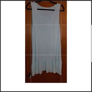 Easel size large ruffle bottom tank